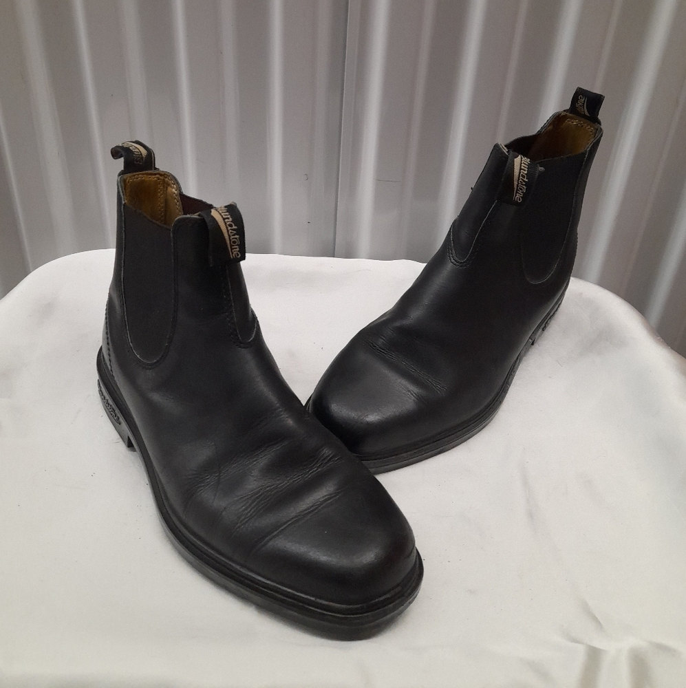 BLUNDSTONE DRESS 068 IN BLACK